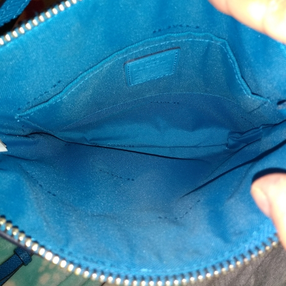 ⭐SALE⭐ Coach Emb.Textured Leather N/S Swingpack - Picture 5 of 6